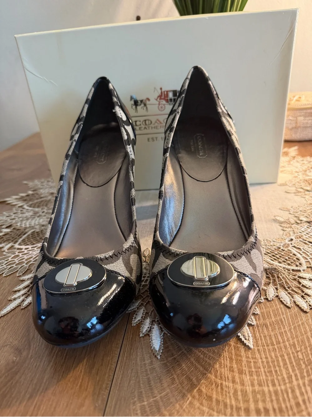 Coach Black and Gray Signature Cap-Toe Heels with Turnlock Accent NWOB 8B